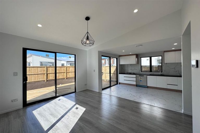 Photo of property in 40 John Gray Street, Papakura, 2110