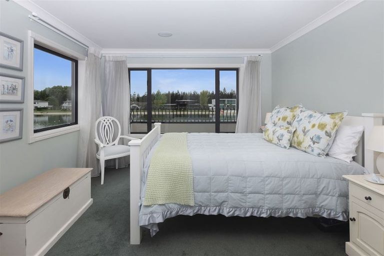 Photo of property in 17 Oakgrove Drive, Rangiora, 7400