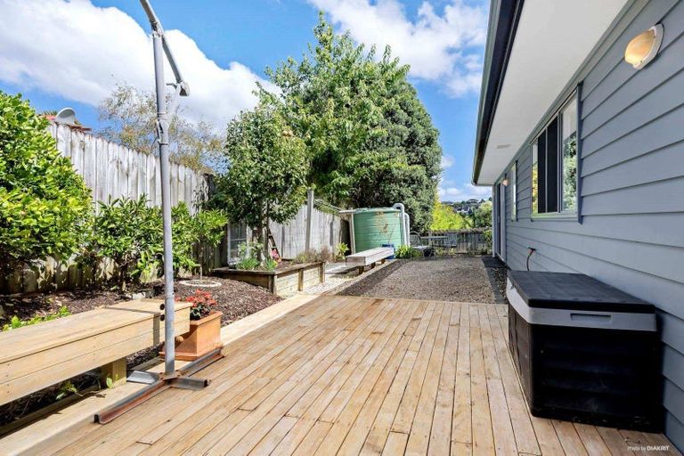 Photo of property in 7 Jomard Terrace, Northcross, Auckland, 0632