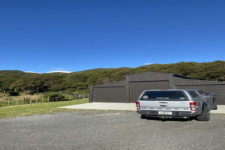 Photo of property in 112 Upper Fitzherbert Road, Wainuiomata, 5373