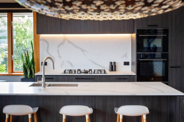 Photo of property in 11 Lawrence Road, Hospital Hill, Napier, 4110