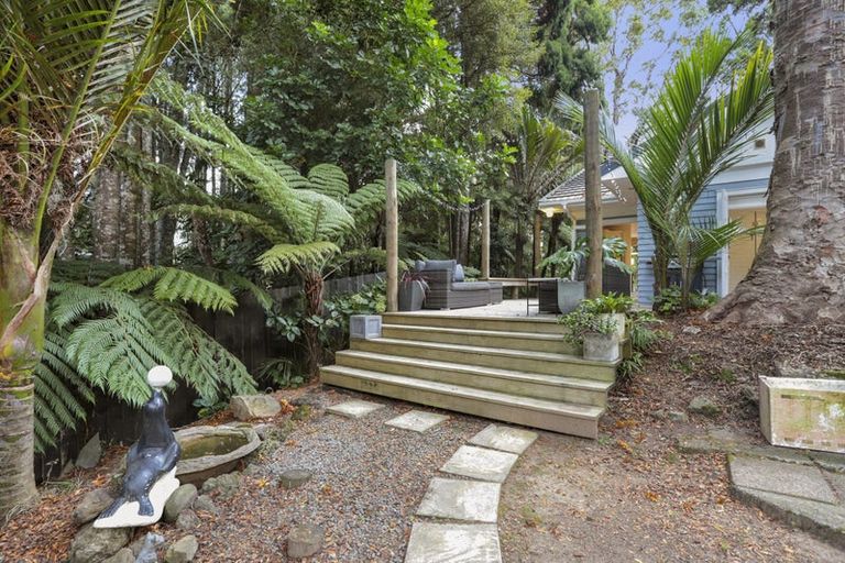 Photo of property in 80 Waima Crescent, Titirangi, Auckland, 0604