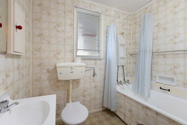 Photo of property in 57 Tarawera Road, Johnsonville, Wellington, 6037