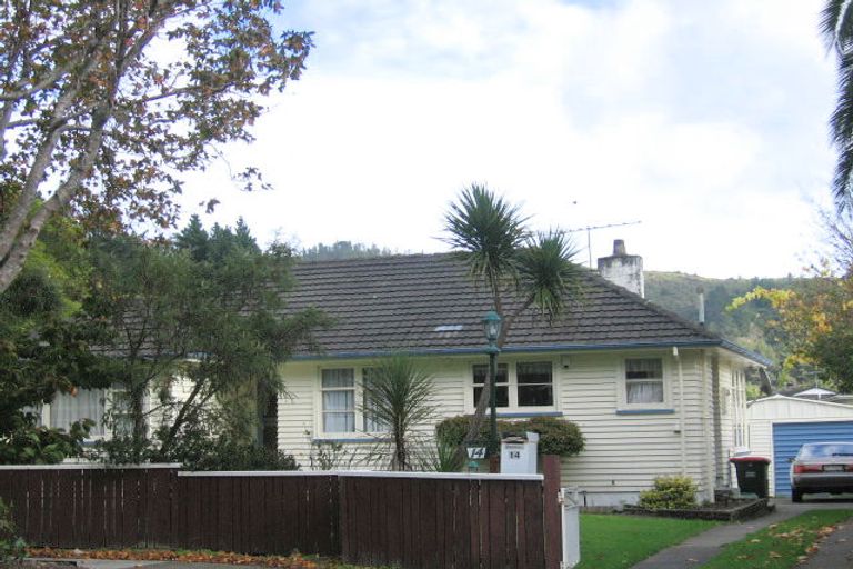 Photo of property in 14 Walker Grove, Stokes Valley, Lower Hutt, 5019
