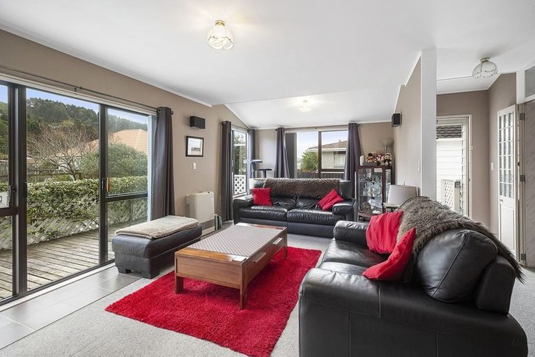 Photo of property in 6b Beauchamp Street, Tawa, Wellington, 5028