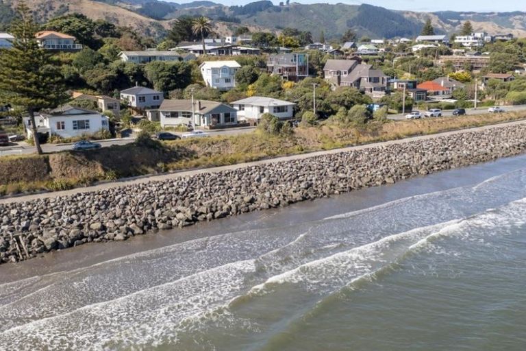 Photo of property in 9b The Esplanade, Raumati South, Paraparaumu, 5032