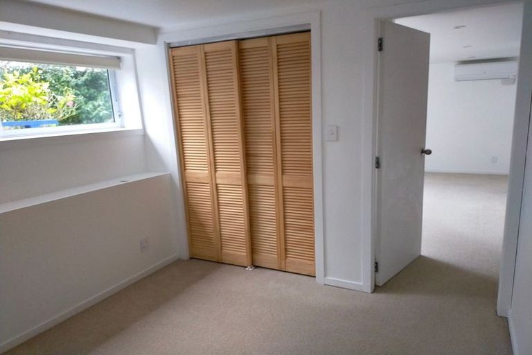 Photo of property in 29 Kingston Heights Road, Kingston, Wellington, 6021