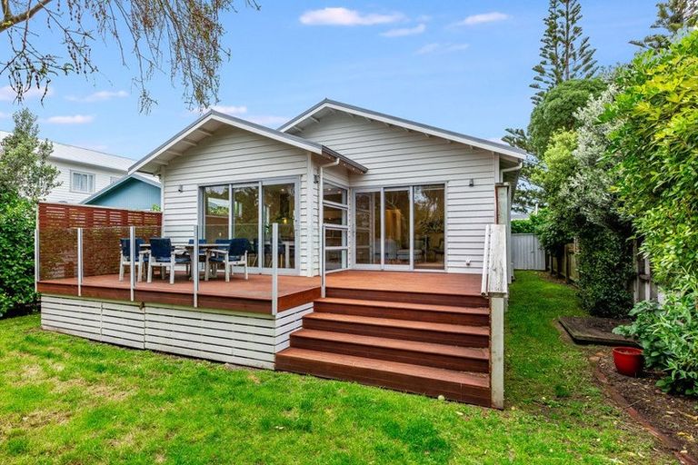 Photo of property in 3 Steyne Avenue, Plimmerton, Porirua, 5026