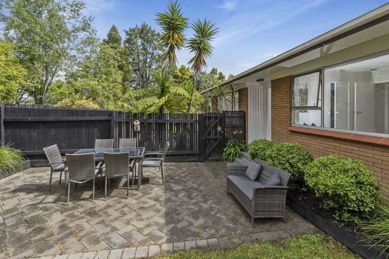 Photo of property in 2/20 Flavia Close, Torbay, Auckland, 0630