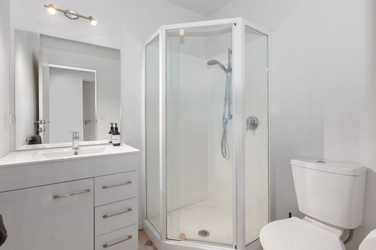 Photo of property in 18 Beach Road, Plimmerton, Porirua, 5026