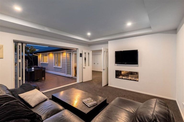 Photo of property in 84 Trafalgar Street, St Albans, Christchurch, 8014