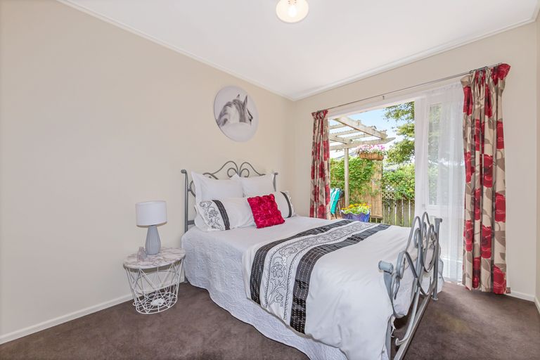 Photo of property in 1/33 Nile Road, Kelston, Auckland, 0602