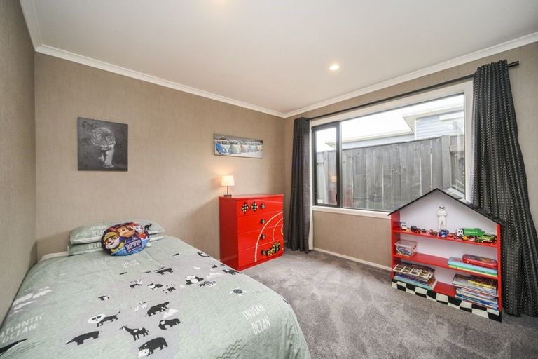Photo of property in 5 Angelina Way, Kelvin Grove, Palmerston North, 4414