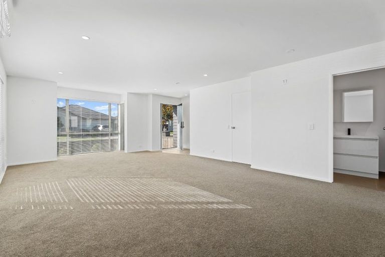 Photo of property in 31 Aviation Street, Takanini, 2112