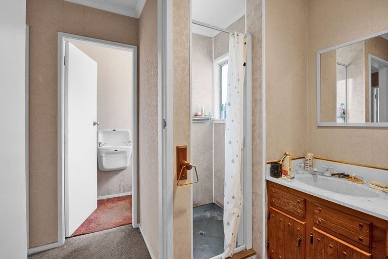 Photo of property in 174 South Road, Hawera, 4610