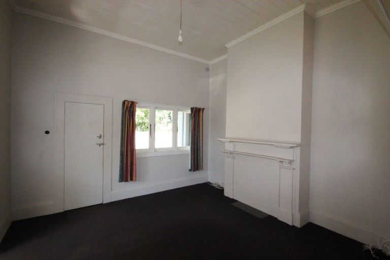 Photo of property in 8 Rolleston Street, Hokowhitu, Palmerston North, 4410