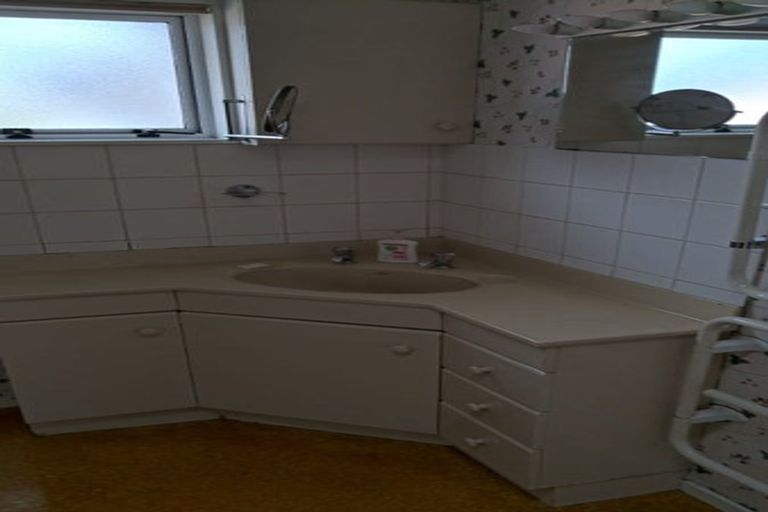 Photo of property in 1-2/144 Kolmar Road, Papatoetoe, Auckland, 2025