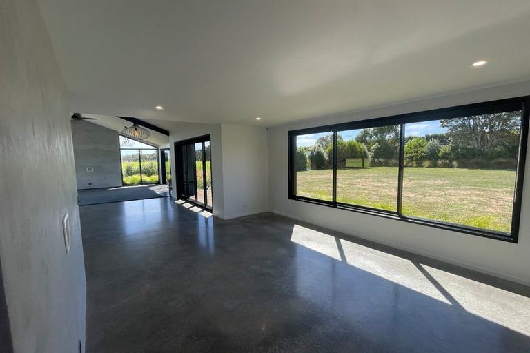 Photo of property in 450 Waitara Road, Huirangi, New Plymouth, 4373