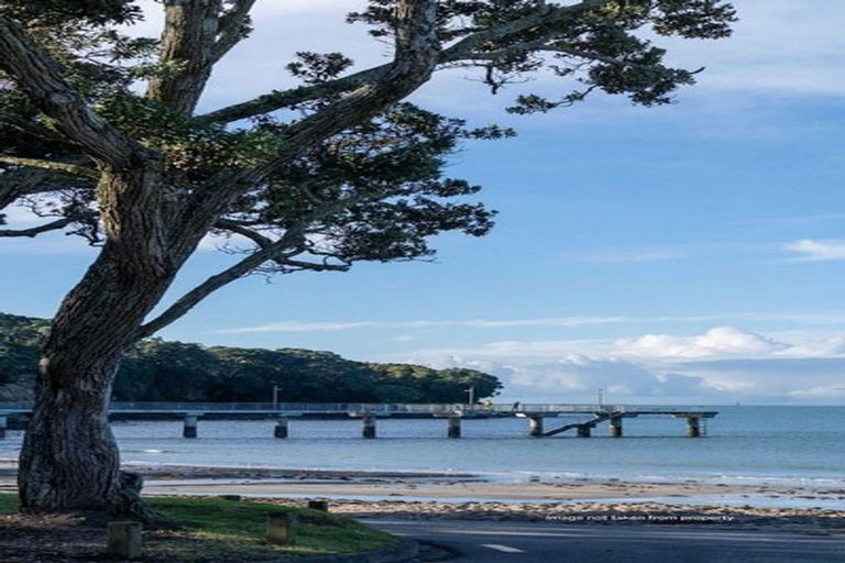 Photo of property in 3/114 Saddleback Rise, Murrays Bay, Auckland, 0630