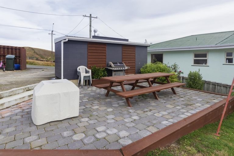 Photo of property in 21 Selwyn Street, South Hill, Oamaru, 9400