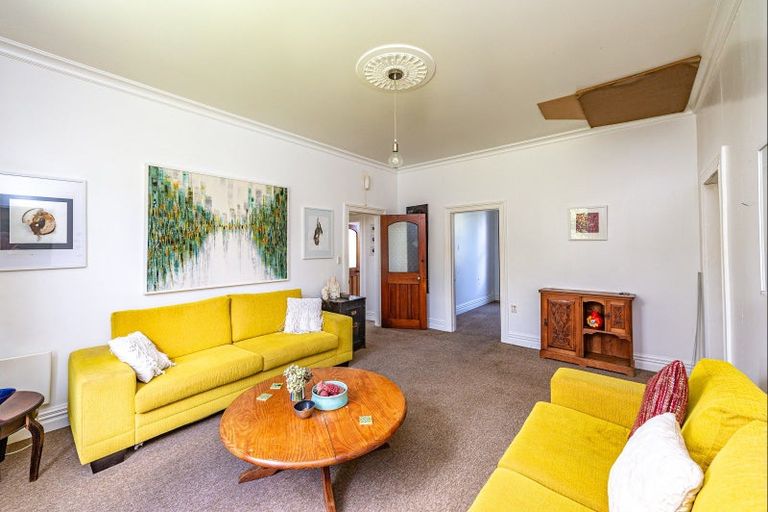 Photo of property in 26 Hussey Street, Waverley, 4510