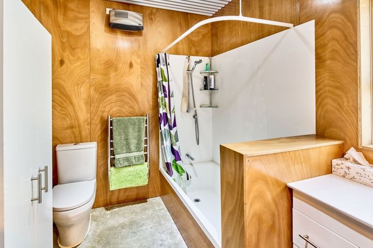 Photo of property in 132 Bing Lucas Drive, Tawa, Wellington, 5028