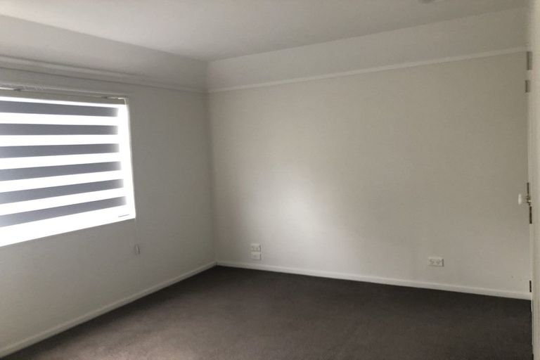 Photo of property in 1/16 Pax Avenue, Forrest Hill, Auckland, 0620