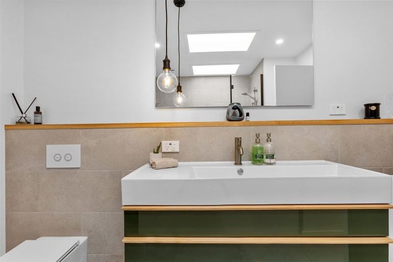 Photo of property in 9 Shalamar Drive, Cashmere, Christchurch, 8022