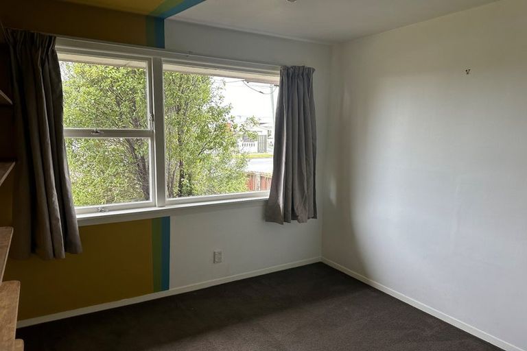 Photo of property in 90 Frensham Crescent, Woolston, Christchurch, 8062