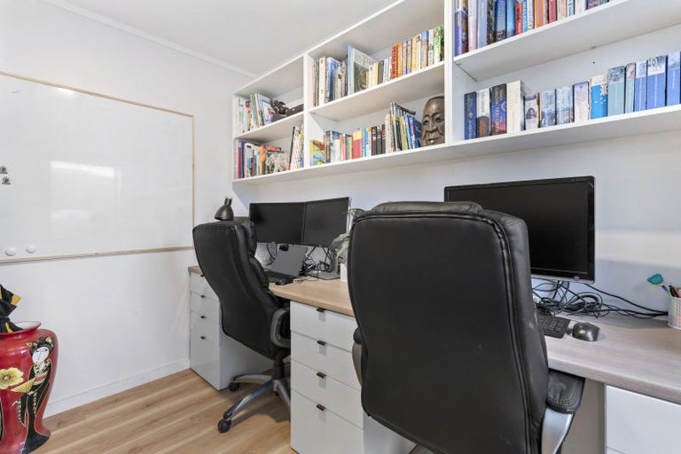 Photo of property in 79 Woodman Drive, Tawa, Wellington, 5028