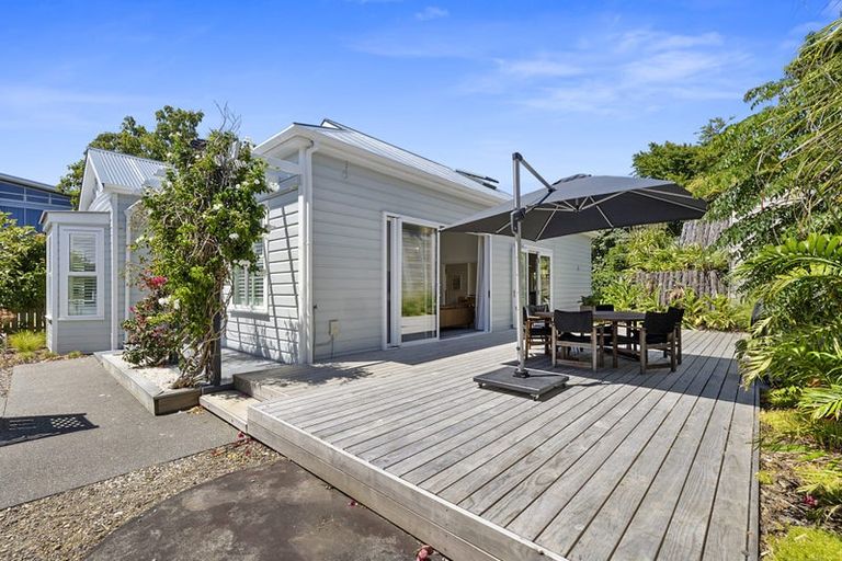 Photo of property in 56 Gilbert Street, New Plymouth, 4310