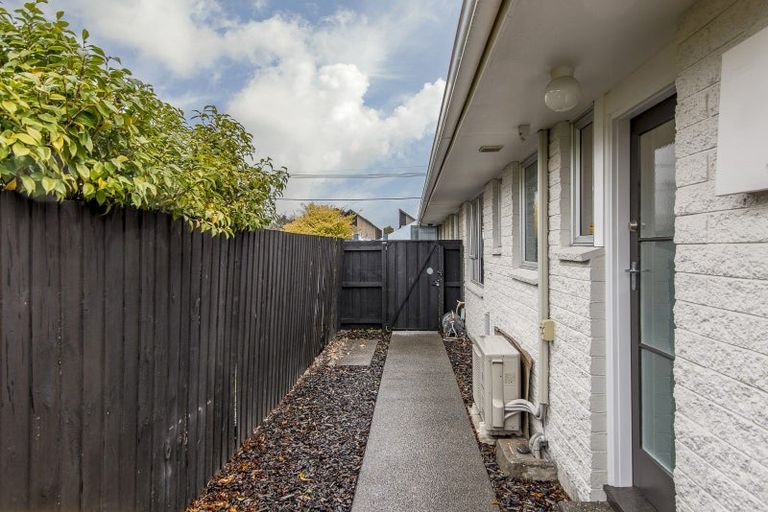 Photo of property in 2/24 Champion Street, Edgeware, Christchurch, 8013