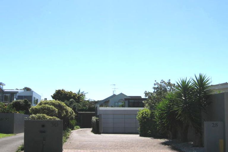 Photo of property in 30 Tiri Road, Milford, Auckland, 0620