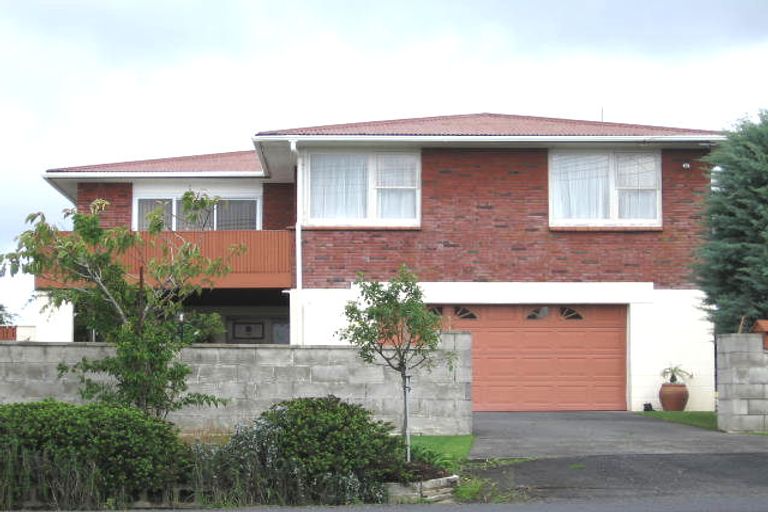 Photo of property in 266 Sturges Road, Henderson, Auckland, 0612