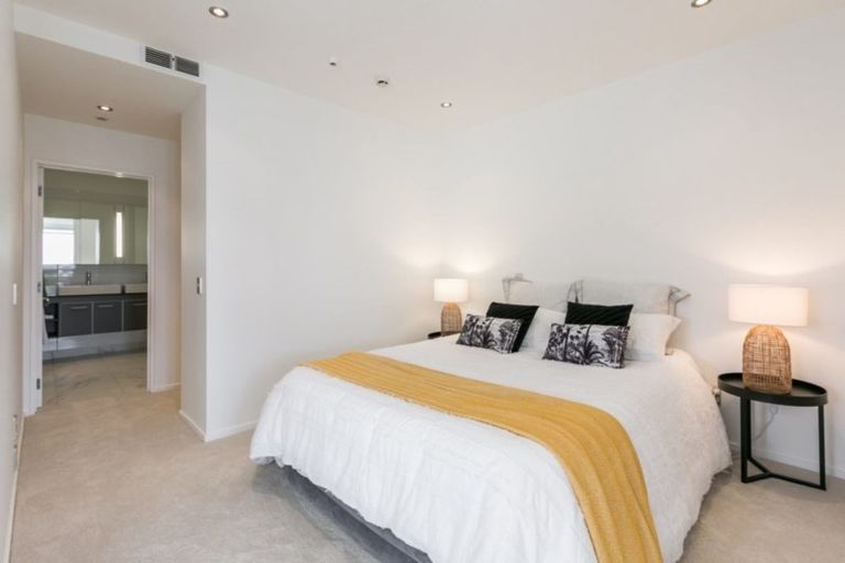 Photo of property in 201/7 Humber Street, Pandora, Napier, 4110