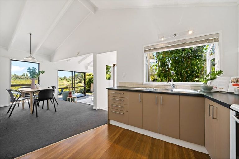 Photo of property in 1/40 Queen Mary Avenue, New Lynn, Auckland, 0600