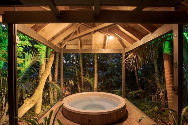 Photo of property in Greenmantle, 214 Main Road North, Otaihanga, Paraparaumu, 5036