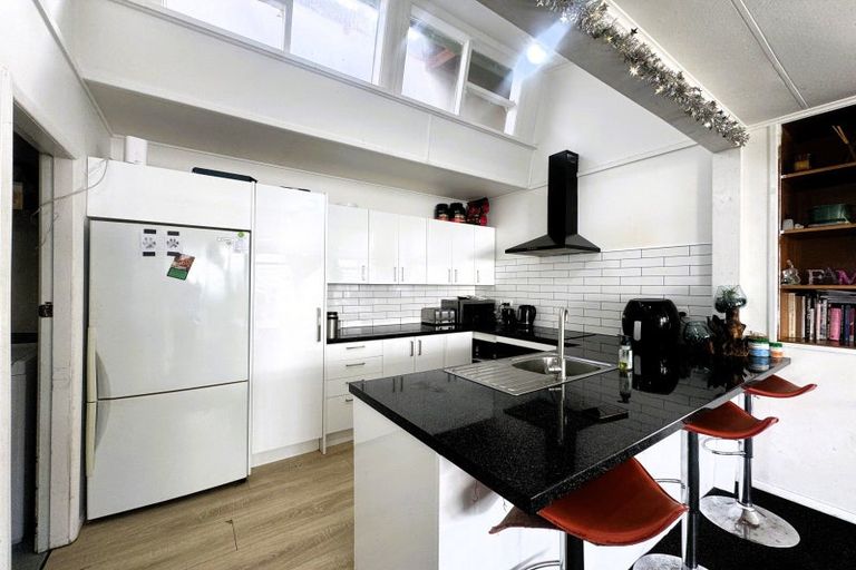 Photo of property in 16 Forth Street, Levin, 5510