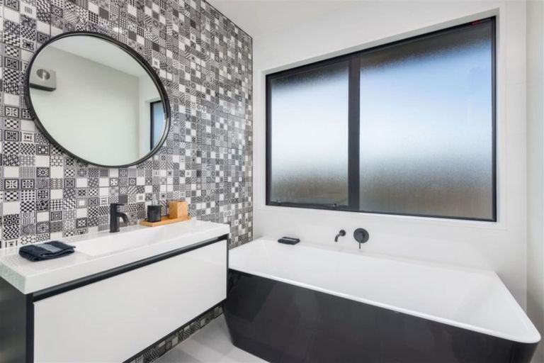 Photo of property in 19 Falcon Road, Rolleston, 7615