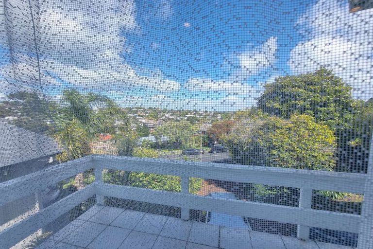Photo of property in 43 Richards Avenue, Forrest Hill, Auckland, 0620