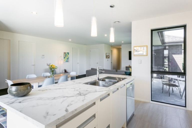 Photo of property in 5 Whakatomo Place, Havelock North, 4130