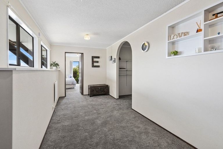 Photo of property in 9 Fillbridge Way, Karori, Wellington, 6012