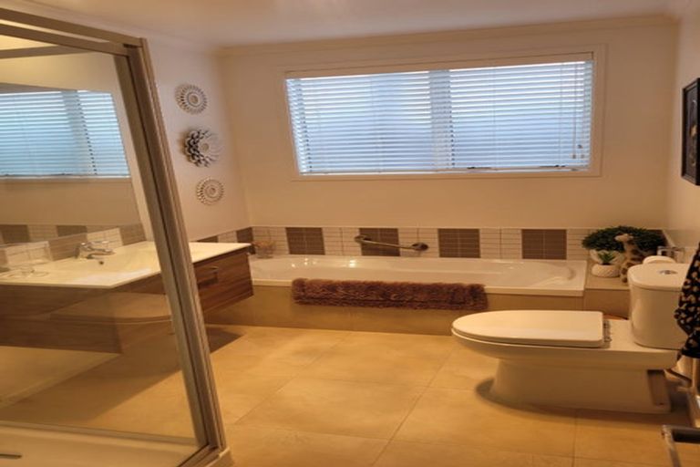 Photo of property in 3 Sandspit Way, Papamoa Beach, Papamoa, 3118