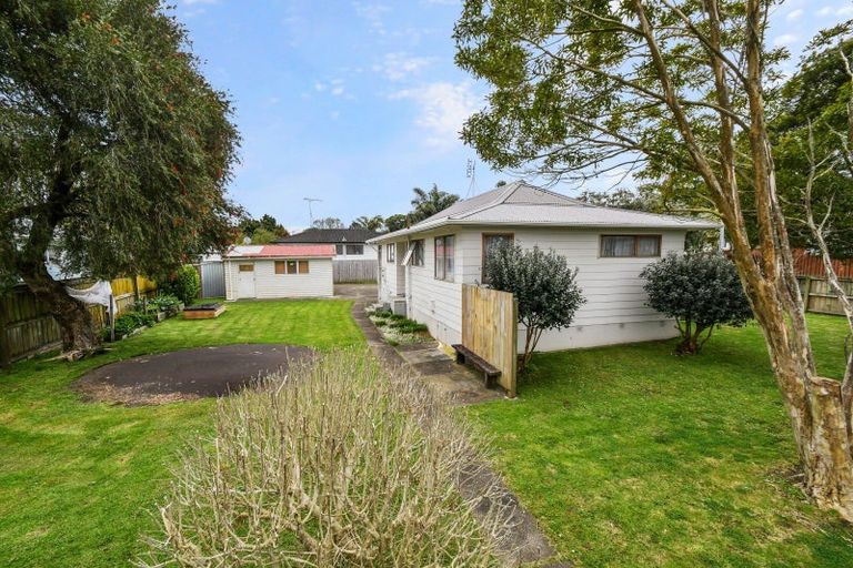 Photo of property in 20 Hyperion Drive, Randwick Park, Auckland, 2105