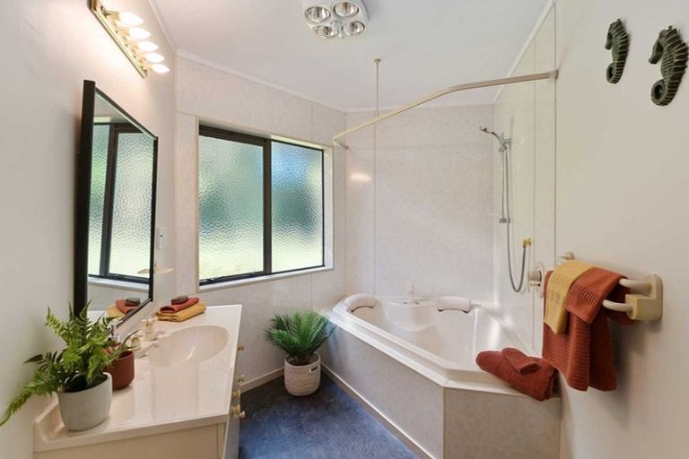 Photo of property in 141 Old Hautere Road, Hautere, Otaki, 5582