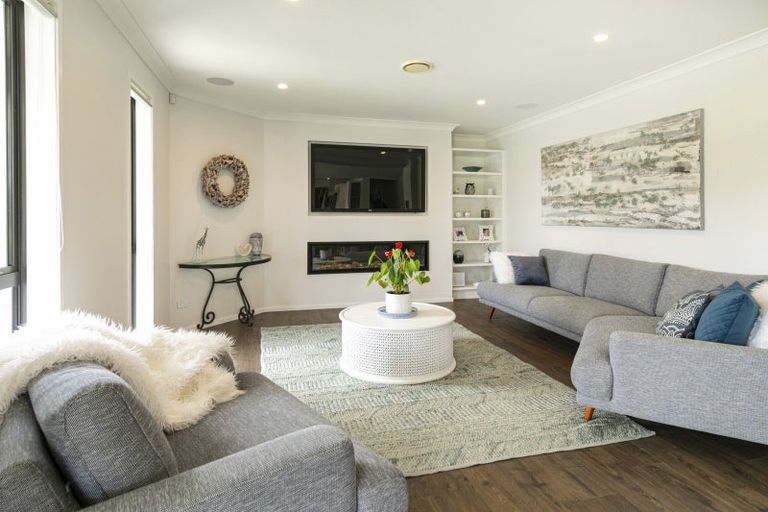 Photo of property in 13 Oak Valley Road, Dairy Flat, Albany, 0792