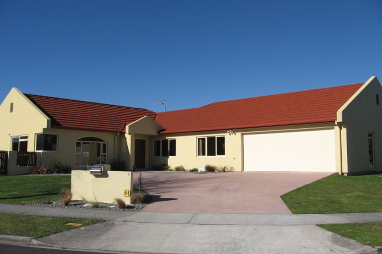 Photo of property in 5 Fendalton Drive, Rototuna, Hamilton, 3210