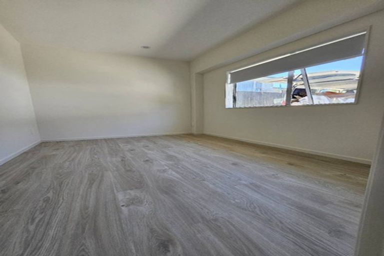 Photo of property in 69a Farquhar Road, Glendene, Auckland, 0602