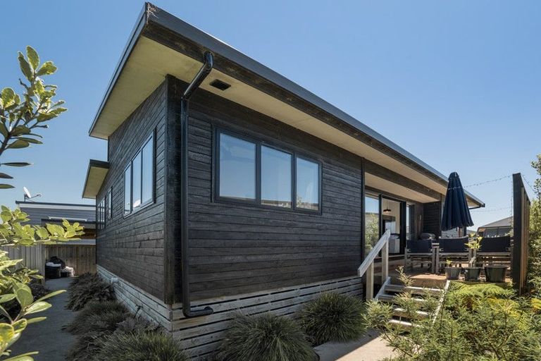 Photo of property in 15 Sandy Place, Waihi Beach, 3611