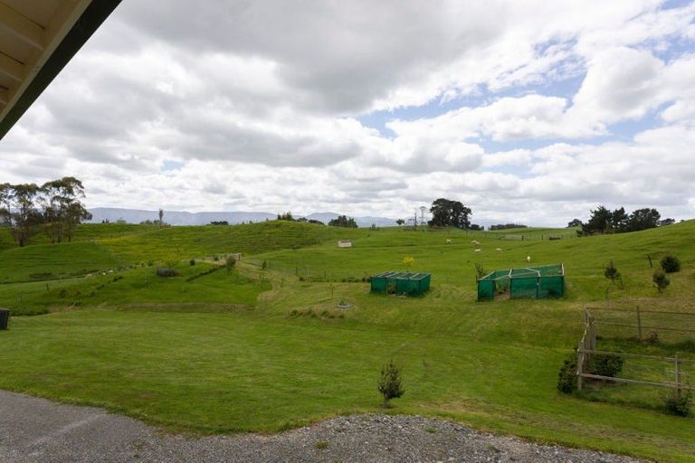 Photo of property in 63 Knight Road, Dannevirke, 4976